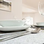 Old Town -bosacka 2 Bedrooms B43 Apartamento Cracovia