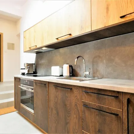 Апартаменты Old Town -bosacka 2 Bedrooms B43