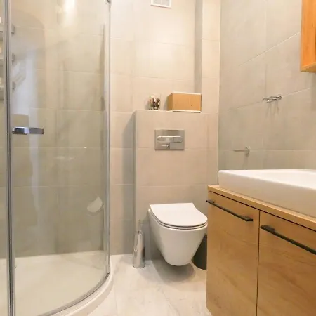 Old Town -bosacka 2 Bedrooms B43 * Краков