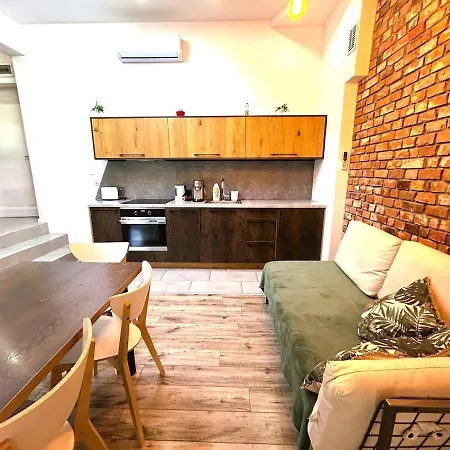 Апартаменты Old Town -bosacka 2 Bedrooms B43 *