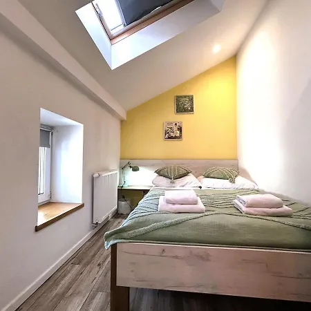 Old Town -bosacka 2 Bedrooms B43