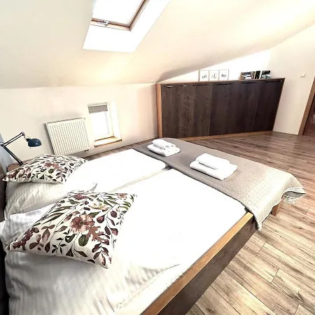 Old Town -bosacka 2 Bedrooms B43